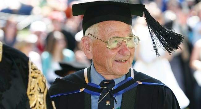 EL UNIVERSITARIO MÁS VIEJO